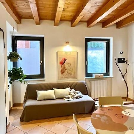 La Casa Di Nina - Appartamento 1 Валеджо-суль-Мінчо Екстер'єр фото